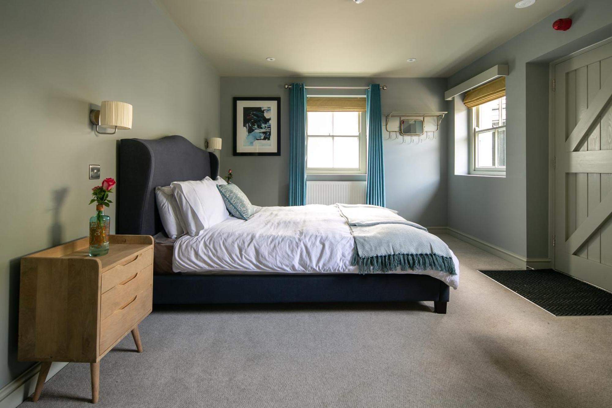 The Cowdray Arms Bed and Breakfast Worth  Rum bild