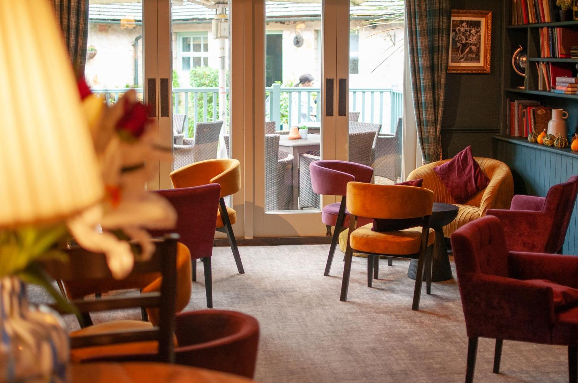 The Cowdray Arms Bed and Breakfast Worth  Exteriör bild