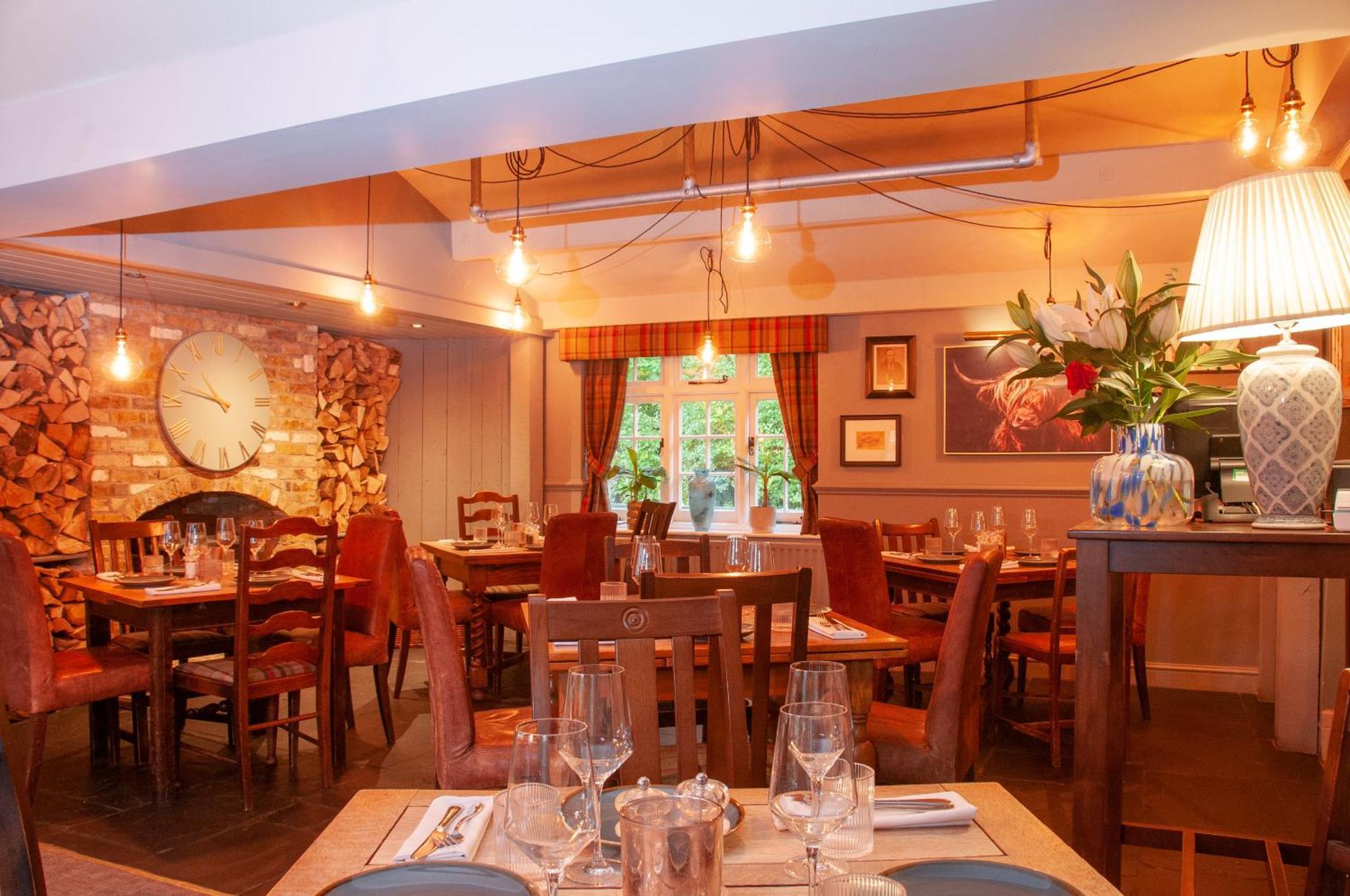 The Cowdray Arms Bed and Breakfast Worth  Exteriör bild