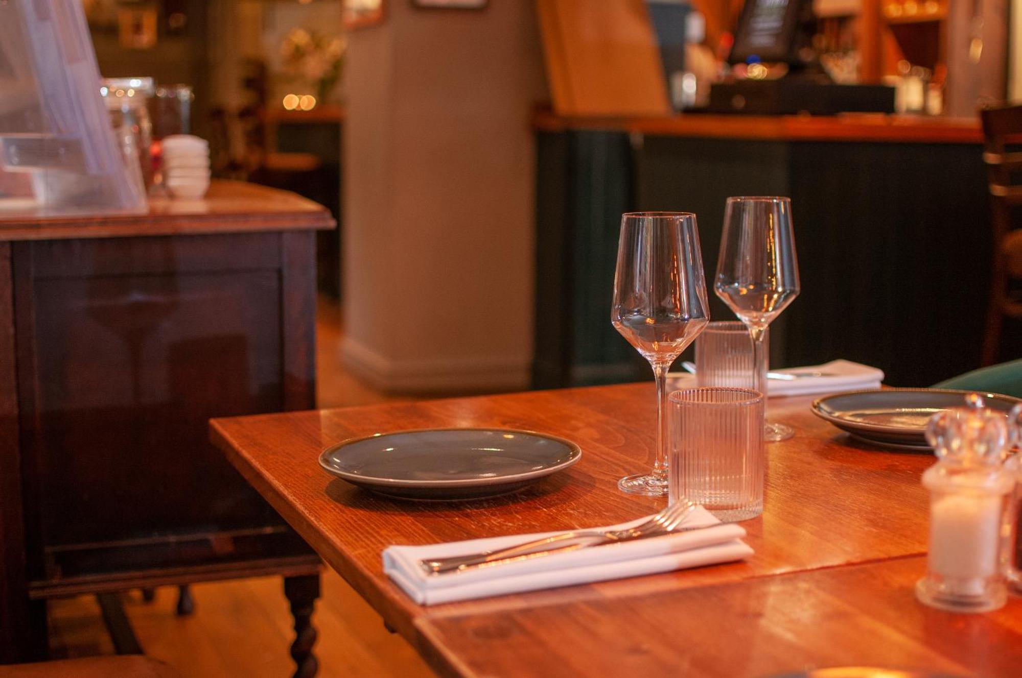 The Cowdray Arms Bed and Breakfast Worth  Exteriör bild